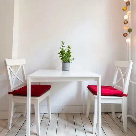 شقة Quiet Center With 2 Bedrooms