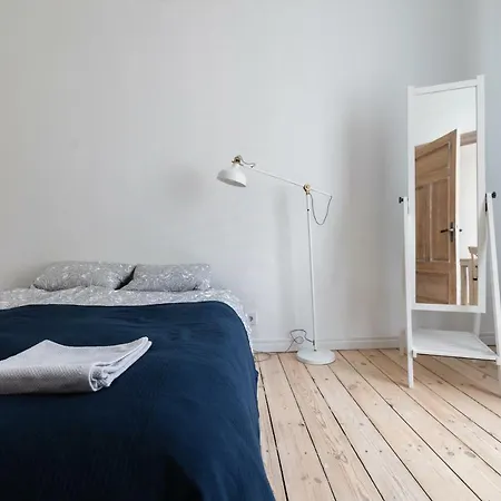 Quiet Center With 2 Bedrooms * ריגה